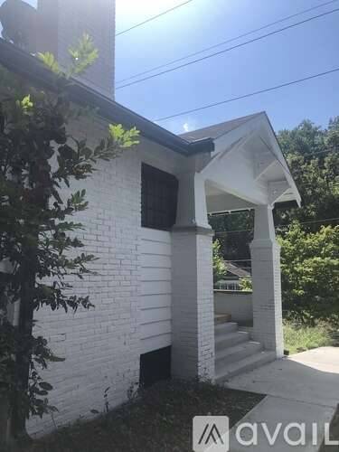 Main picture of 1055 Monroe Dr NE