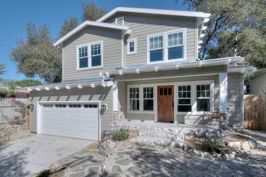 Main picture of 2653 Manhattan Ave