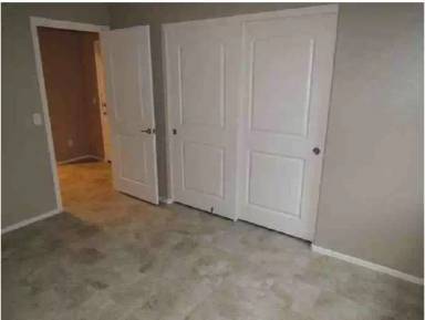 Main picture of 7875 N Scholes Ave