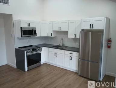 Main picture of 2340 Tampa Ave