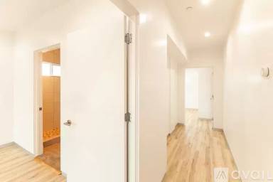 Main picture of 1213 N Alexandria Ave