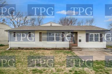 Main picture of 10748 Cambridge Ave