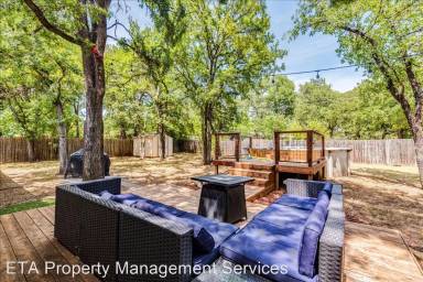 Main picture of 800 Dewberry Dr