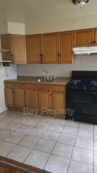 Main picture of 5202 F St