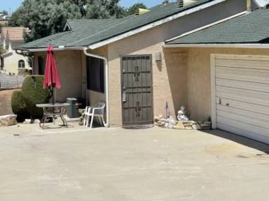 Main picture of 629 S Orange Ave