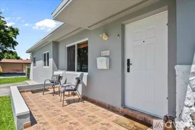 Main picture of 5103 SW 127th Ct