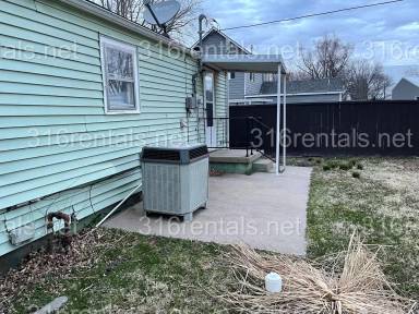Main picture of 210 Walnut St