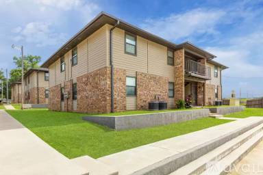 Main picture of 1212 N 2nd Ave