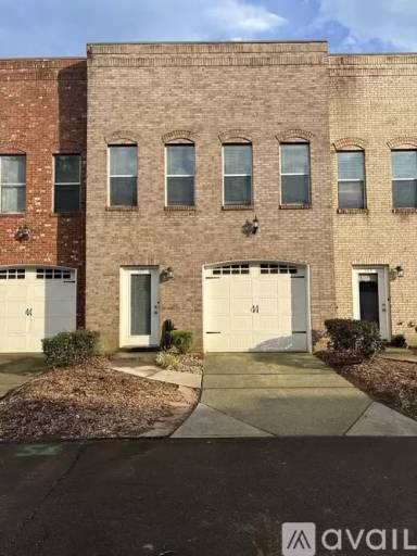 Main picture of 121 Riverwatch Ct