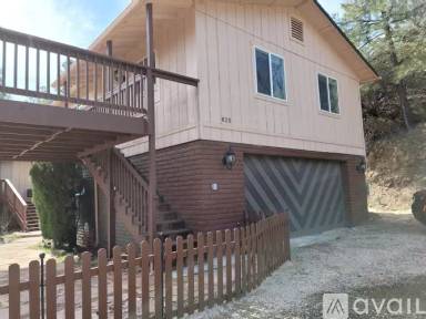 Main picture of 825 S Allen Dr