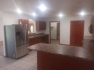 Main picture of 2403 Silver St