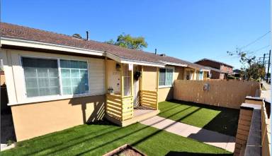 Main picture of 2555 Ulric St