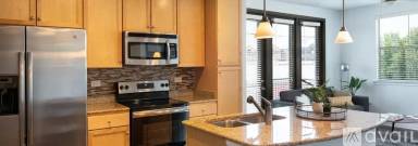 Main picture of 405 N Lamar Blvd