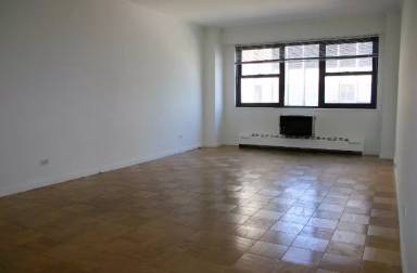 Main picture of 320 W 46th St