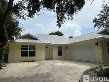 Main picture of 2426 Oak Dr
