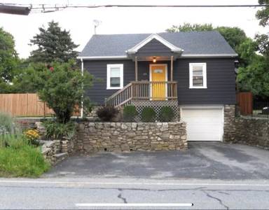 Main picture of 173 Pleasant St