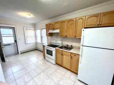 Main picture of 2426 Henry St
