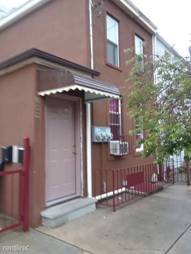 Main picture of 289 Essex St