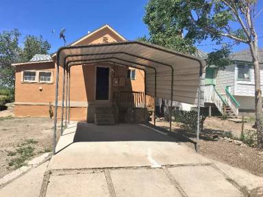 Main picture of 801 E 8th St