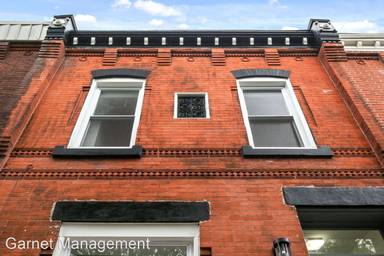 Main picture of 2942 W Girard Ave