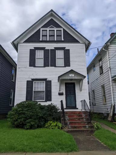 Main picture of 605 East St