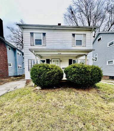 Main picture of 2038 Perth St