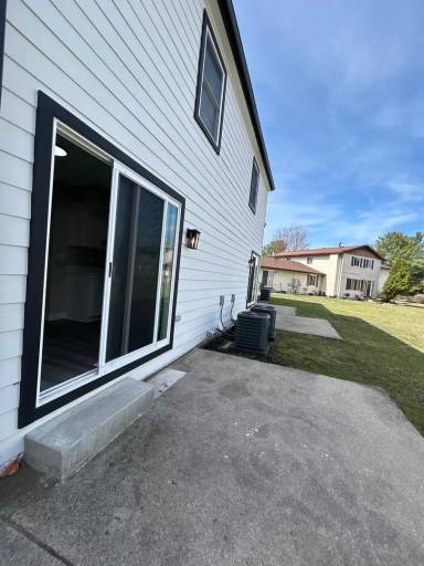 Main picture of 807 Lindenwood Dr S