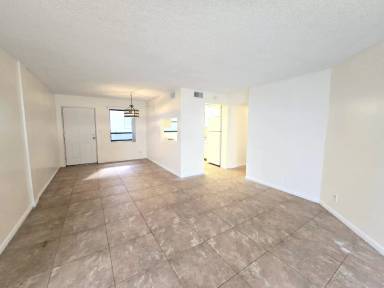 Main picture of Presidential Golfview Condominiums