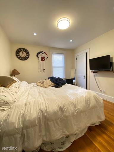 Main picture of 28 Clay St