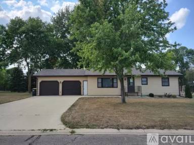 Main picture of 172 Hillcrest Ave