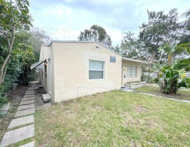 Main picture of 501 SE 12th Ct