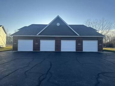 Main picture of 6413 Oak Crest Ln