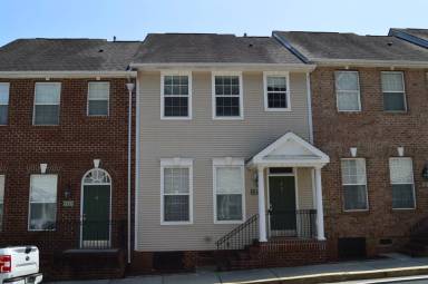 Main picture of 21330 Pine St