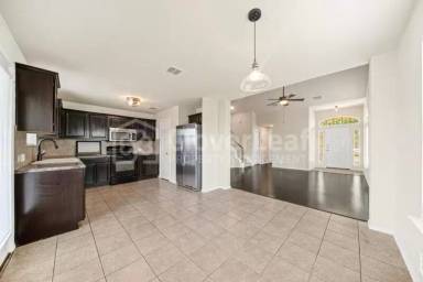 Main picture of 542 Briggs Dr