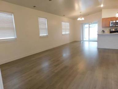 Main picture of 579 Redwing Ln