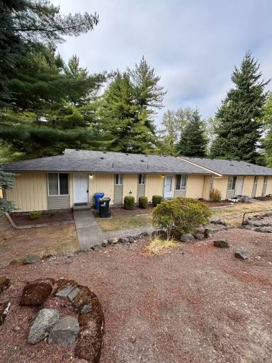 Main picture of 5002 S 58th St