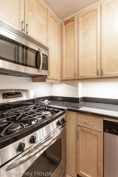 Main picture of Courtney House