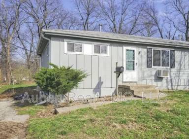 Main picture of 5247 Hadley St