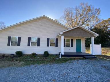 Main picture of 3215 Oakdale Rd