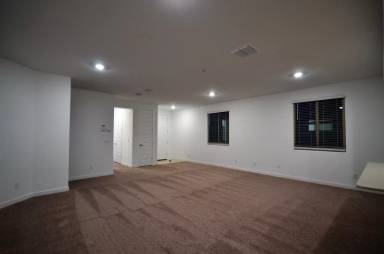 Main picture of 305 W Pinnacle Ridge Dr