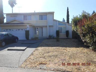 Main picture of 136 Daisy Ct