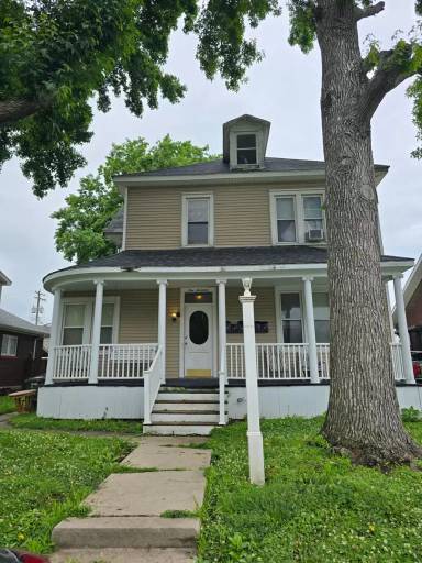 Main picture of 117 S 4th St