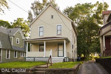 Main picture of 224 Gale St