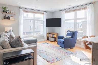 Main picture of 250 Meridian St