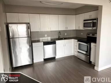 Main picture of 2555 N Clark Apartments