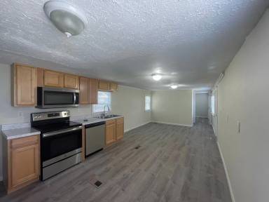 Main picture of 215 Laguna St
