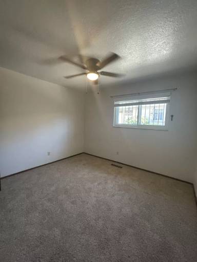 Main picture of 8416 Hilton Ave NE