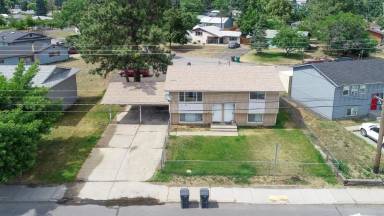 Main picture of 512 W 1st St