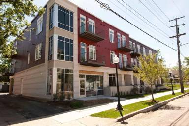 Main picture of 1400 Wealthy St SE