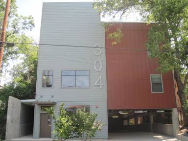 Main picture of 304 E 30th St